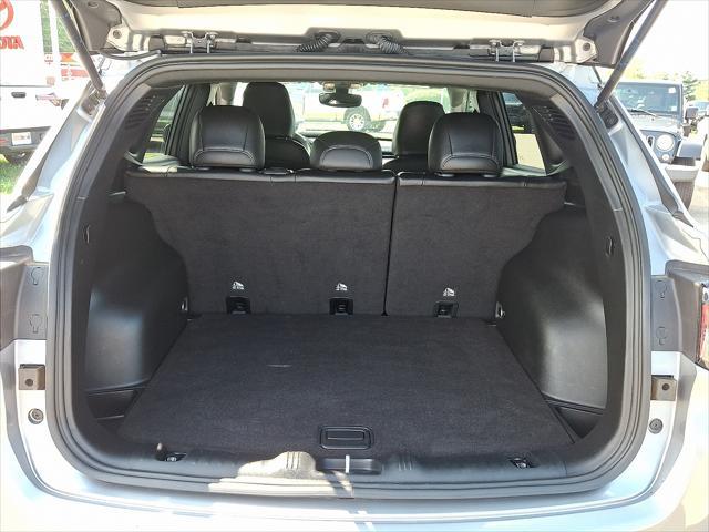 Photo of 2024 Diamond Black Crystal Pearlcoat Jeep Compass