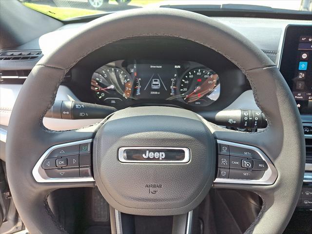 Photo of 2024 Diamond Black Crystal Pearlcoat Jeep Compass
