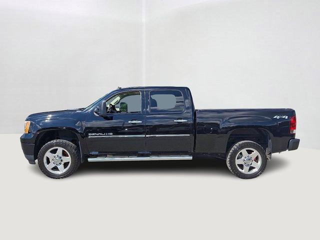 Photo of 2013 Onyx Black GMC Sierra 2500