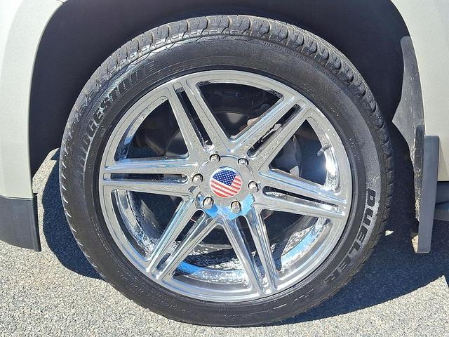 Photo of 2016 Sparkling Silver Metallic GMC Yukon