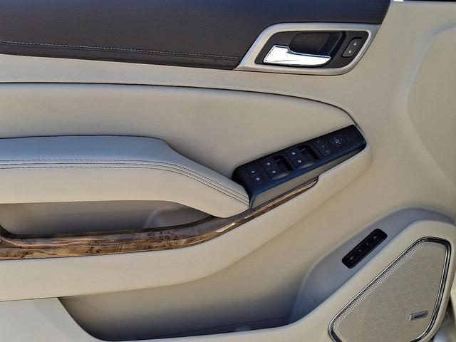 Photo of 2016 Sparkling Silver Metallic GMC Yukon