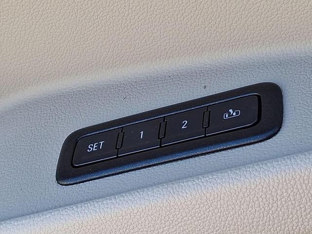 Photo of 2016 Sparkling Silver Metallic GMC Yukon