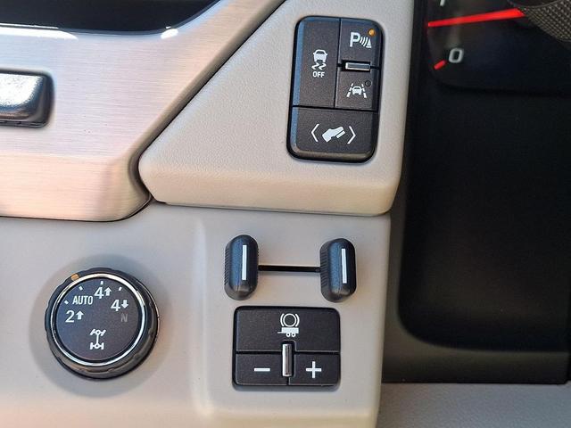 Photo of 2016 Sparkling Silver Metallic GMC Yukon