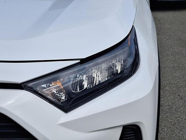 Photo of 2022 White Toyota RAV4