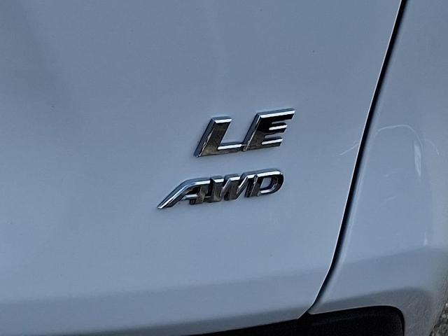 Photo of 2022 White Toyota RAV4