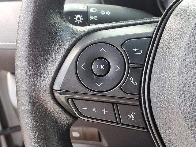Photo of 2022 White Toyota RAV4
