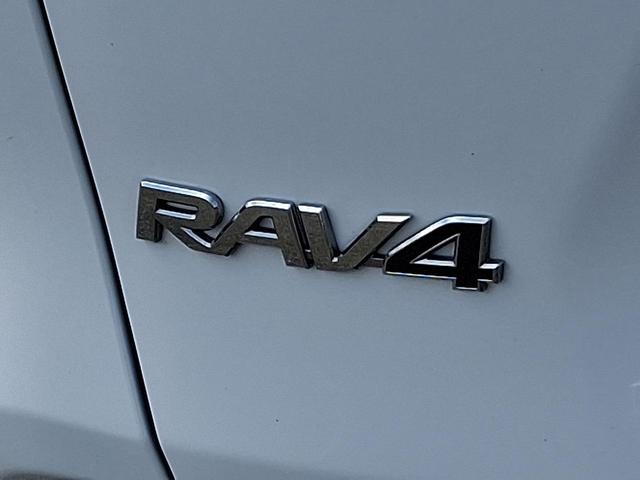 Photo of 2022 White Toyota RAV4