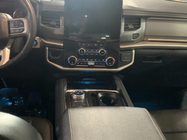 Photo of 2024 Silver Metallic Ford Expedition Max