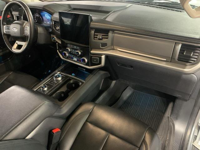 Photo of 2024 Silver Metallic Ford Expedition Max