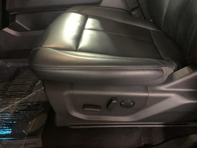 Photo of 2024 Silver Metallic Ford Expedition Max
