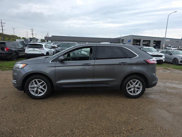 Photo of 2024 Gray Metallic Ford Edge