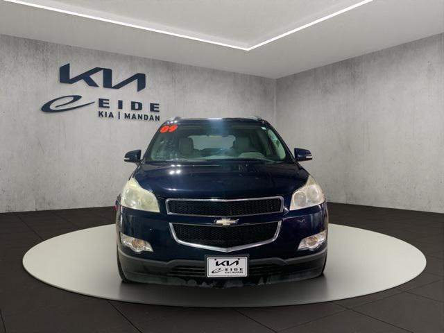 Photo of 2009 Dark Blue Metallic Chevrolet Traverse