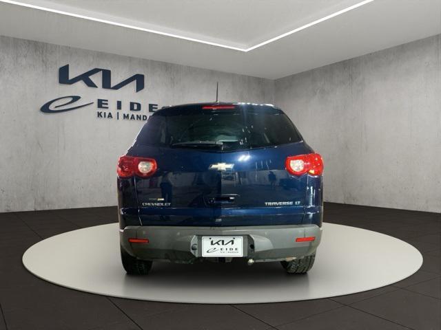 Photo of 2009 Dark Blue Metallic Chevrolet Traverse
