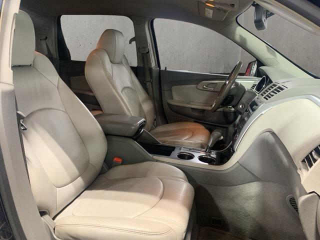 Photo of 2009 Dark Blue Metallic Chevrolet Traverse
