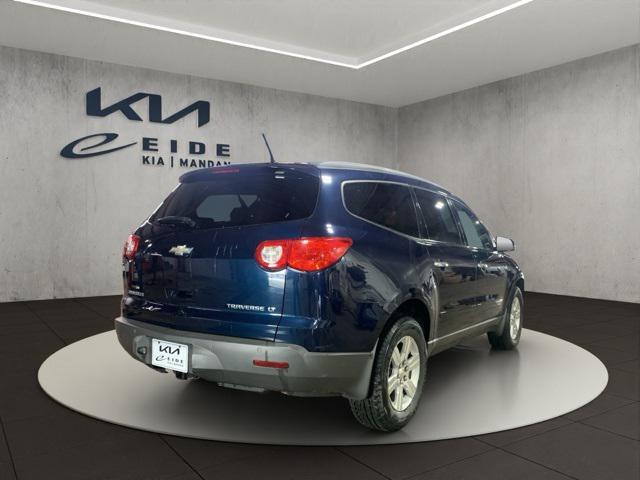 Photo of 2009 Dark Blue Metallic Chevrolet Traverse