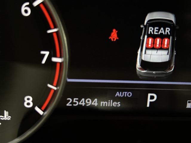 Photo of 2023 Pearl White Tricoat/Super Black Nissan Rogue