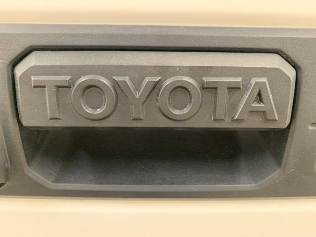 Photo of 2023 Ice Cap Toyota Tacoma