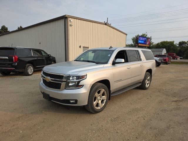 Photo of 2016 Silver Ice Metallic Chevrolet Suburban