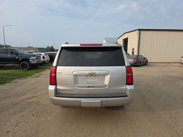 Photo of 2016 Silver Ice Metallic Chevrolet Suburban