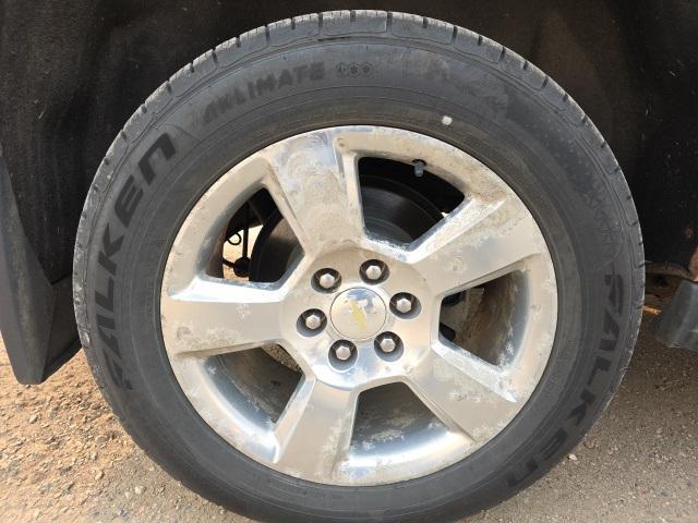 Photo of 2016 Silver Ice Metallic Chevrolet Suburban
