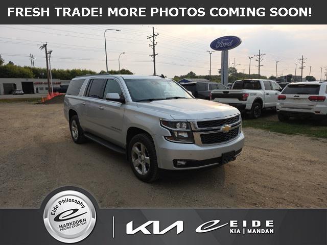Photo of 2016 Silver Ice Metallic Chevrolet Suburban