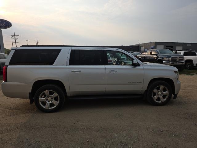 Photo of 2016 Silver Ice Metallic Chevrolet Suburban