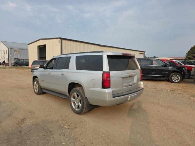 Photo of 2016 Silver Ice Metallic Chevrolet Suburban