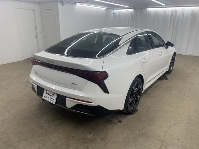 Photo of 2026 Snow White Pearl Kia K5