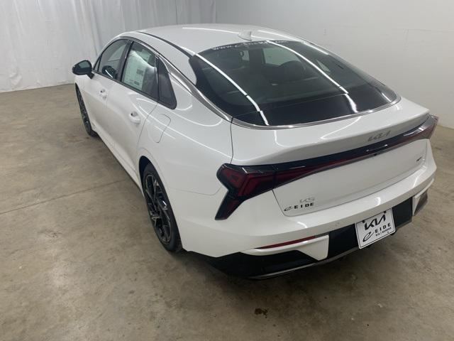 Photo of 2026 Snow White Pearl Kia K5