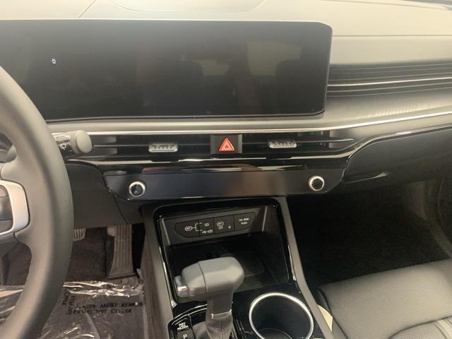 Photo of 2026 Snow White Pearl Kia K5