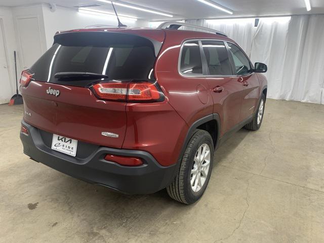 Photo of 2016 Deep Cherry Red Crystal Pearlcoat Jeep Cherokee