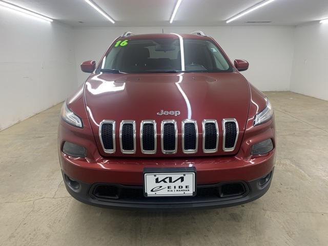 Photo of 2016 Deep Cherry Red Crystal Pearlcoat Jeep Cherokee