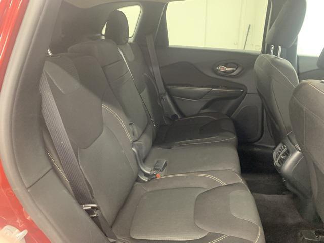 Photo of 2016 Deep Cherry Red Crystal Pearlcoat Jeep Cherokee