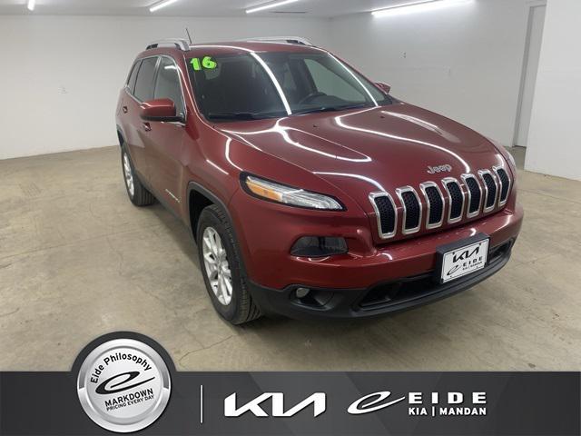 Photo of 2016 Deep Cherry Red Crystal Pearlcoat Jeep Cherokee