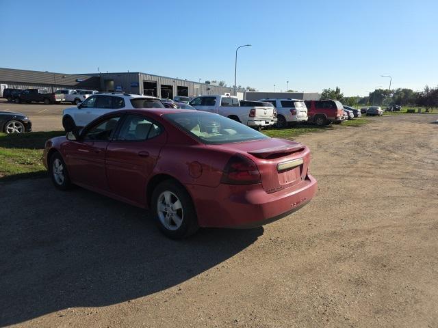 Photo of 2007 Red Pontiac Grand Prix