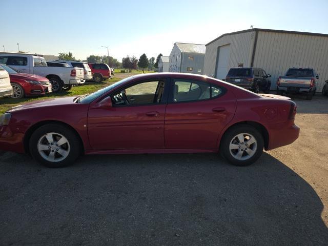 Photo of 2007 Red Pontiac Grand Prix