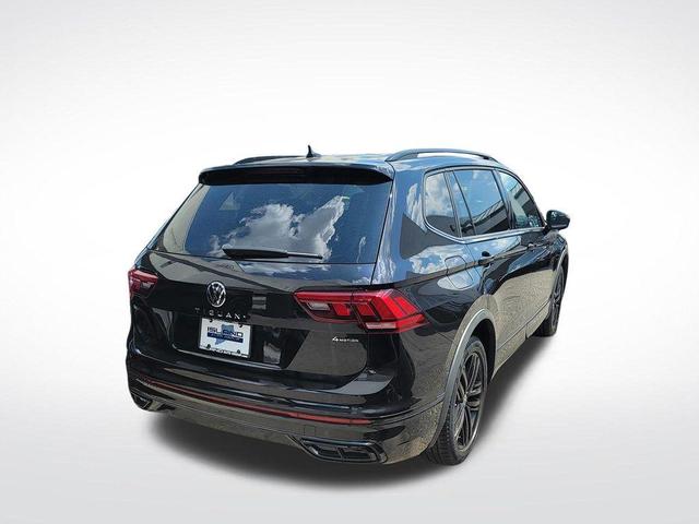 Photo of 2022 Deep Black Pearl Effect Volkswagen Tiguan