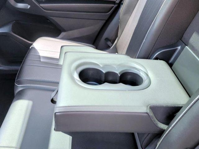Photo of 2022 Deep Black Pearl Effect Volkswagen Tiguan