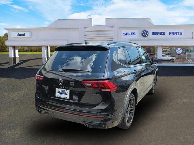 Photo of 2022 Deep Black Pearl Effect Volkswagen Tiguan