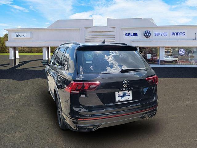 Photo of 2022 Deep Black Pearl Effect Volkswagen Tiguan