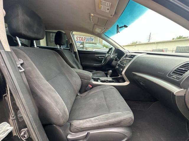 Photo of 2015 Super Black Nissan Altima