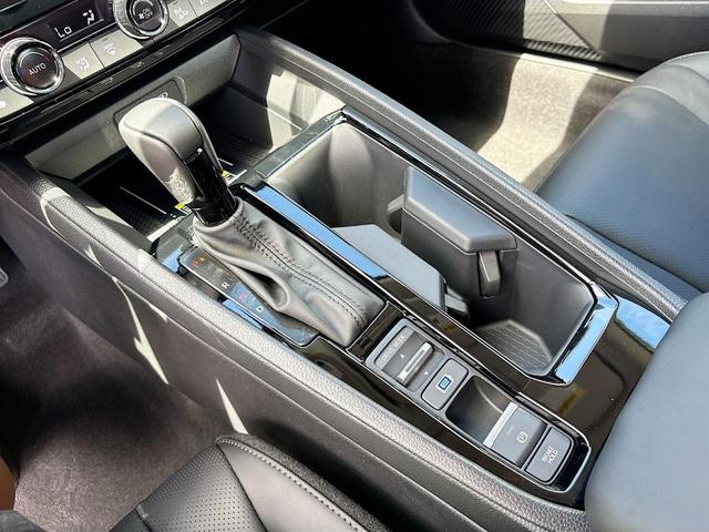 Photo of 2025 Urban Gray Pearl Honda Accord Hybrid