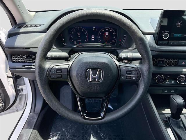 Photo of 2025 Platinum White Pearl Honda Accord