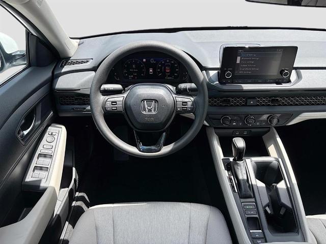Photo of 2025 Platinum White Pearl Honda Accord