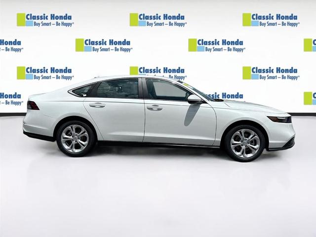 Photo of 2025 Platinum White Pearl Honda Accord