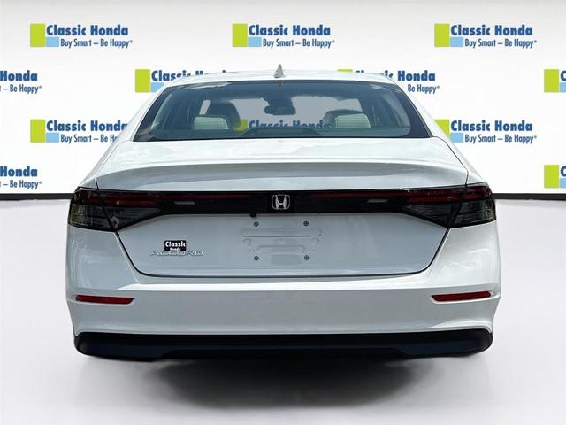 Photo of 2025 Platinum White Pearl Honda Accord