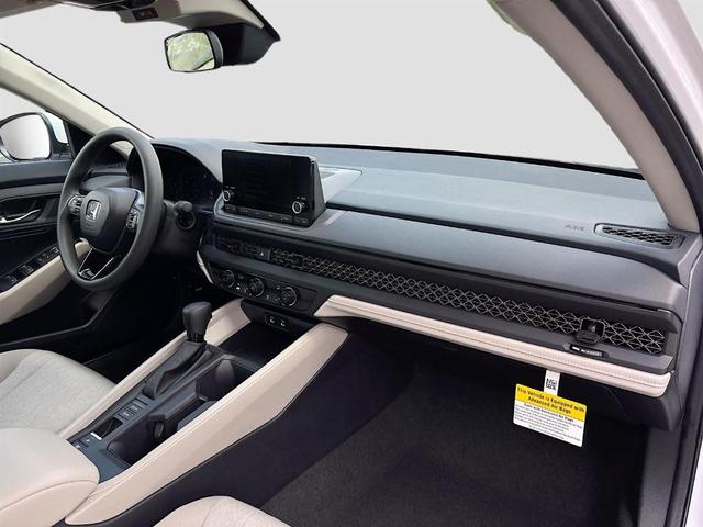 Photo of 2025 Platinum White Pearl Honda Accord