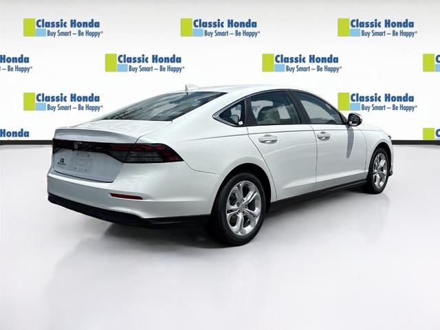 Photo of 2025 Platinum White Pearl Honda Accord
