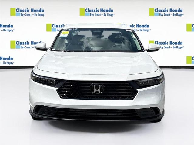 Photo of 2025 Platinum White Pearl Honda Accord