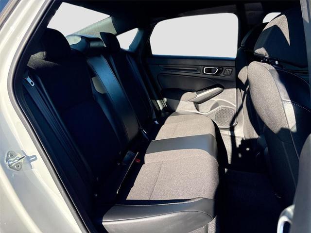 Photo of 2022 Platinum White Pearl Honda Civic